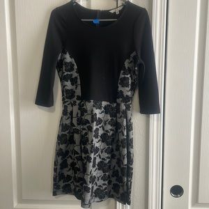 3/4 sleeve gently worn short A-line dress. Size small
